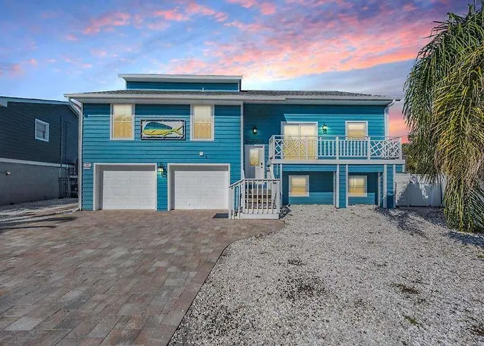 Heated Pool Waterfront Boat Slip Pets Games 7br Holiday home *