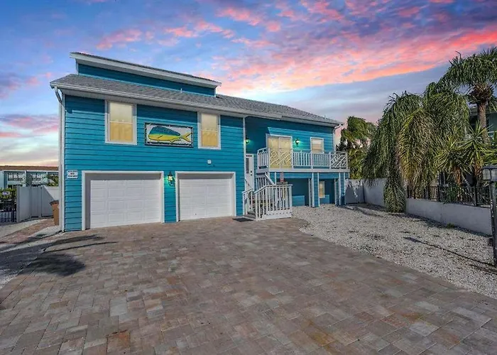 Holiday home Heated Pool Waterfront Boat Slip Pets Games 7br *