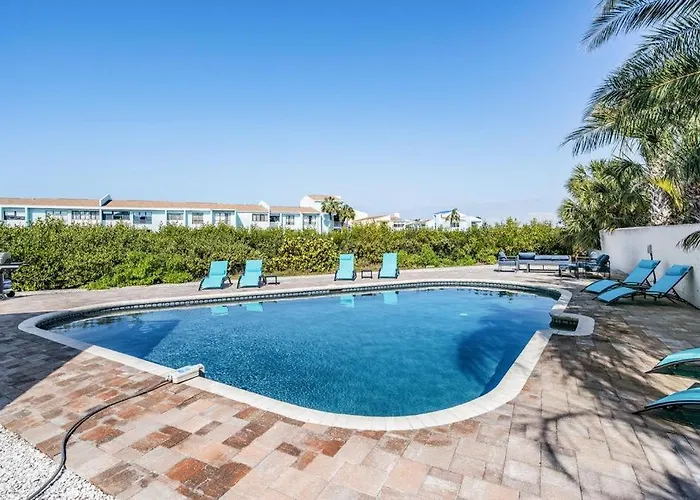 Heated Pool Waterfront Boat Slip Pets Games 7br Holiday home